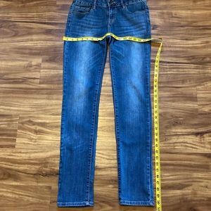 Junior’s skinny jeans, size 9